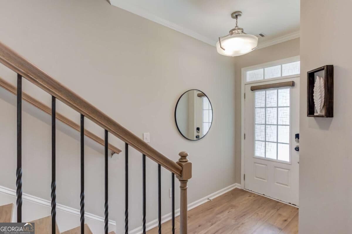 3 bedroom, 2.5 bathroom, 1,886 sq ft townhouse for sale at 1182 Lanier Willow Path, Buford, GA 30518 — photo 6