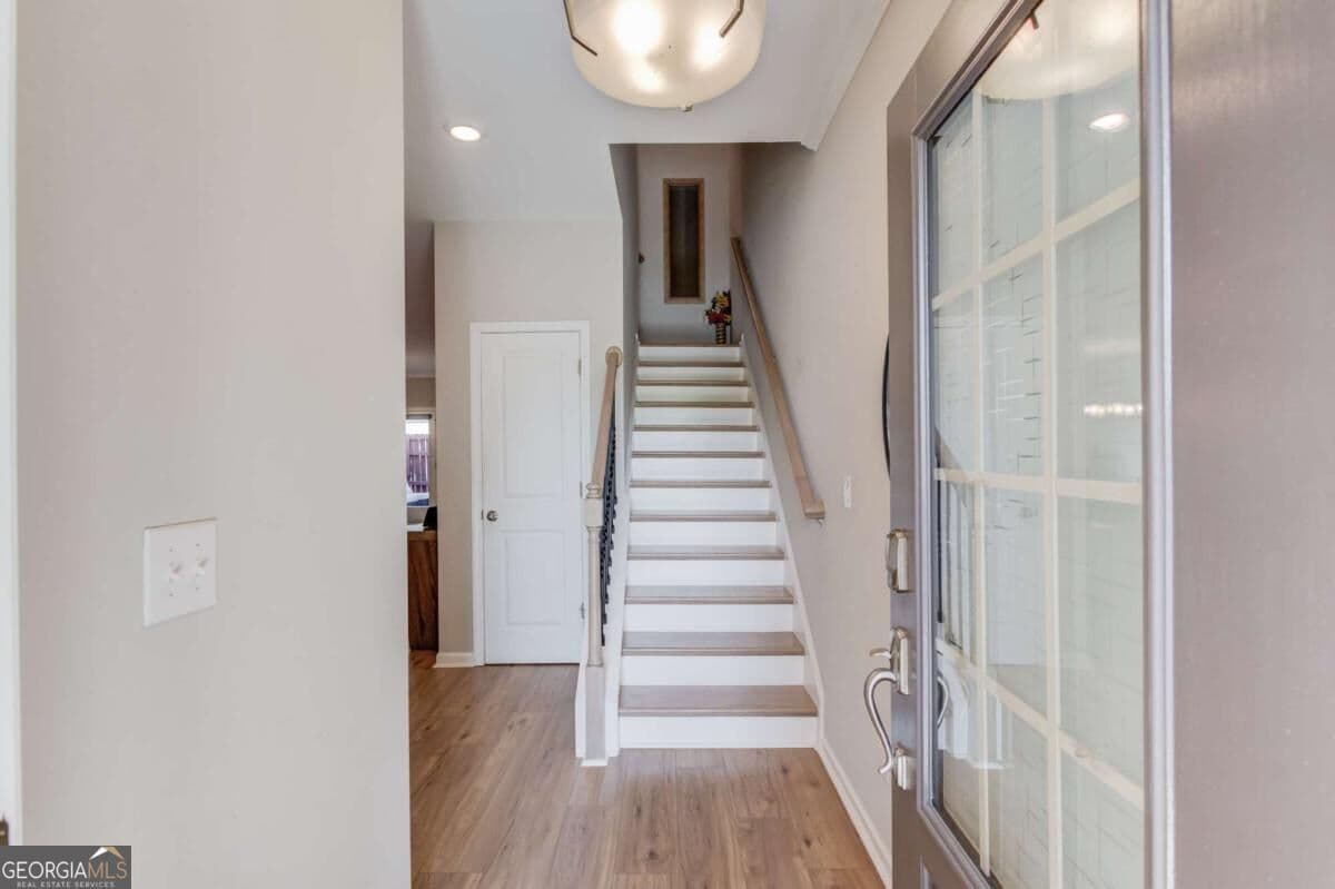 3 bedroom, 2.5 bathroom, 1,886 sq ft townhouse for sale at 1182 Lanier Willow Path, Buford, GA 30518 — photo 5