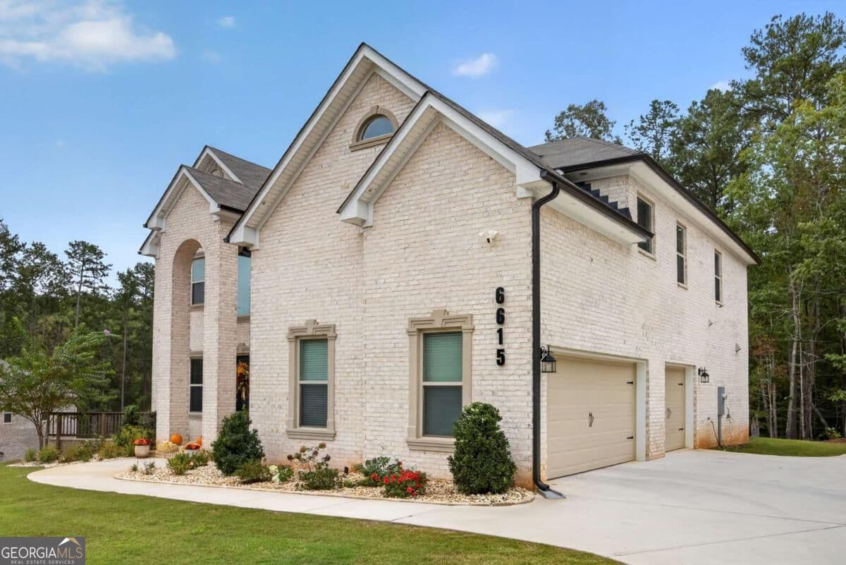 5 bedroom, 4 bathroom single family residence for sale at 6615 Wansfell Court, Douglasville, GA 30135 — photo 4