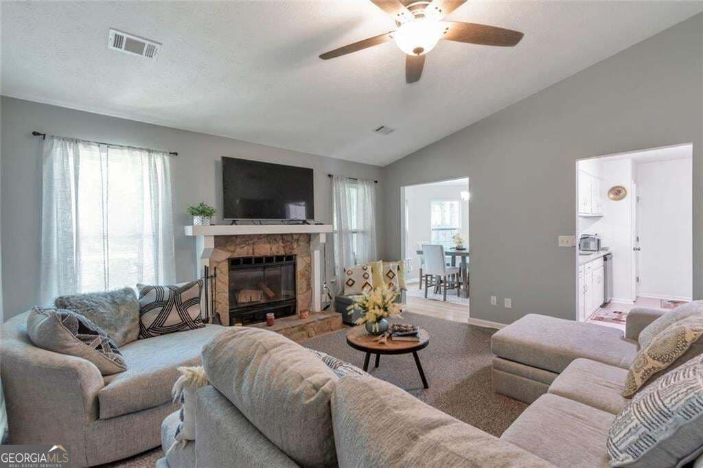 4 bedroom, 2 bathroom, 1,440 sq ft single family residence for sale at 2000 Wendover Drive, Snellville, GA 30078 — photo 5
