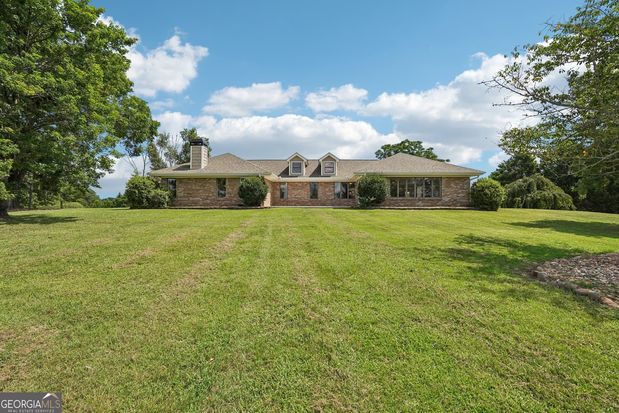 4 bedroom, 3 bathroom, 4,309 sq ft single family residence for sale at 95 Irish Hill Court, Concord, GA 30206 — photo 2