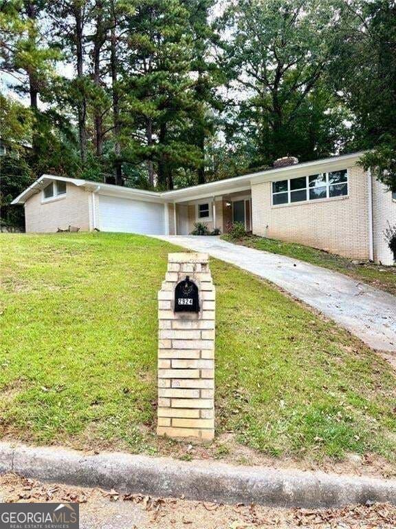 6 bedroom, 3 bathroom, 4,457 sq ft single family residence for sale at 2924 HANDY Drive, Atlanta, GA 30318 — photo 2