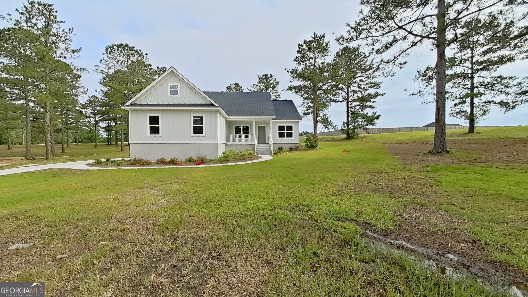3 bedroom, 2 bathroom, 1,638 sq ft single family residence for sale at 264 Woodridge Lane, Cairo, GA 39827 — photo 2
