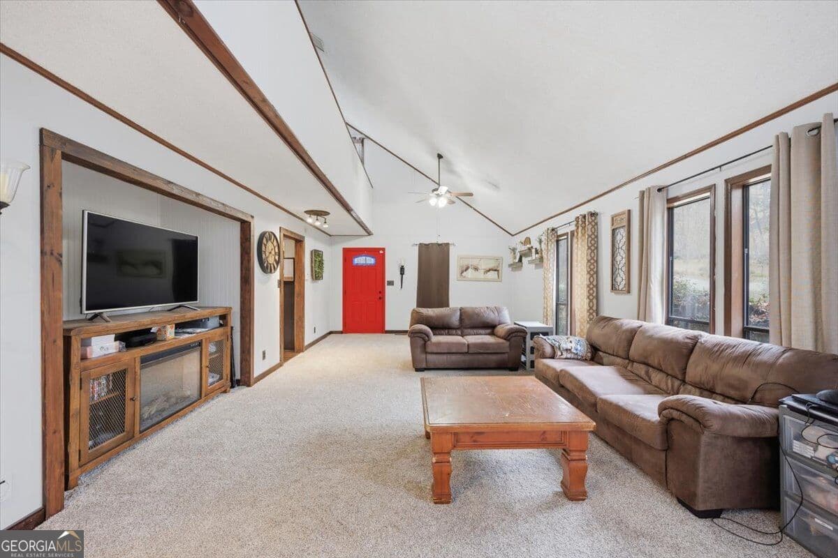 3 bedroom, 2 bathroom, 2,019 sq ft single family residence for sale at 658 Tucker Road, Macon, GA 31210 — photo 6