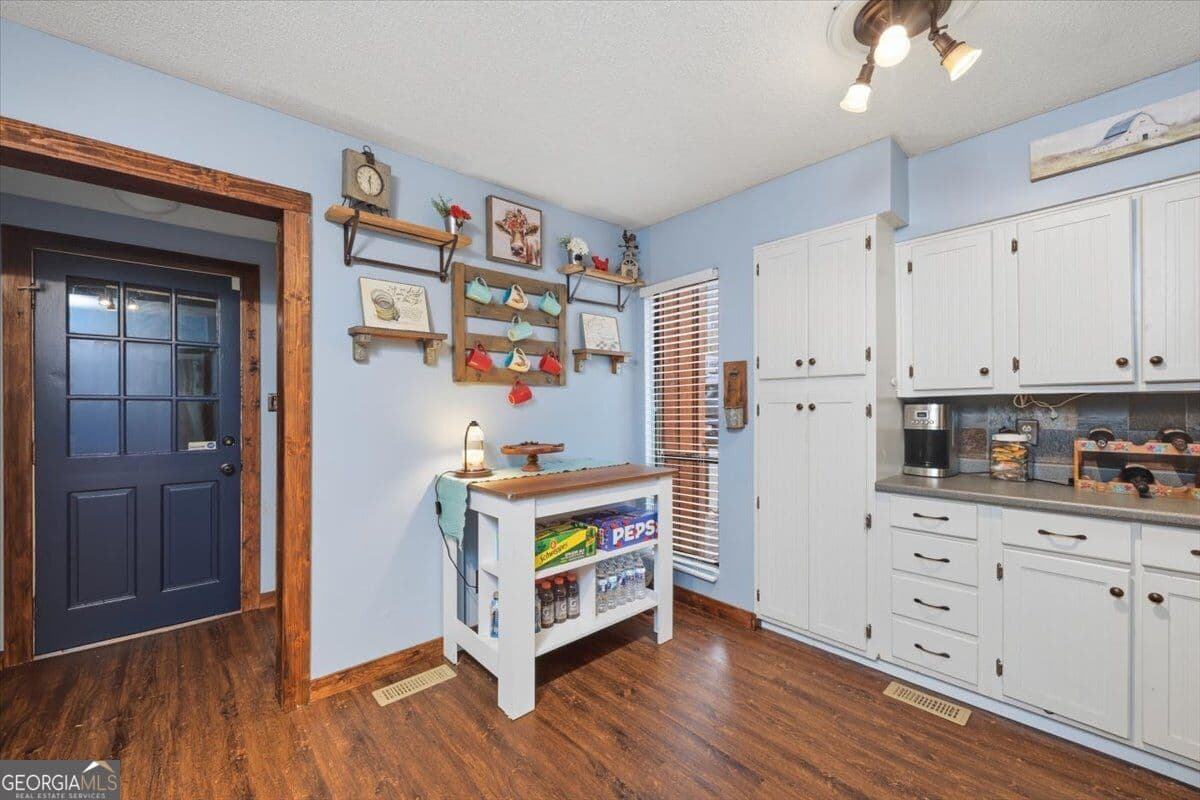 3 bedroom, 2 bathroom, 2,019 sq ft single family residence for sale at 658 Tucker Road, Macon, GA 31210 — photo 7
