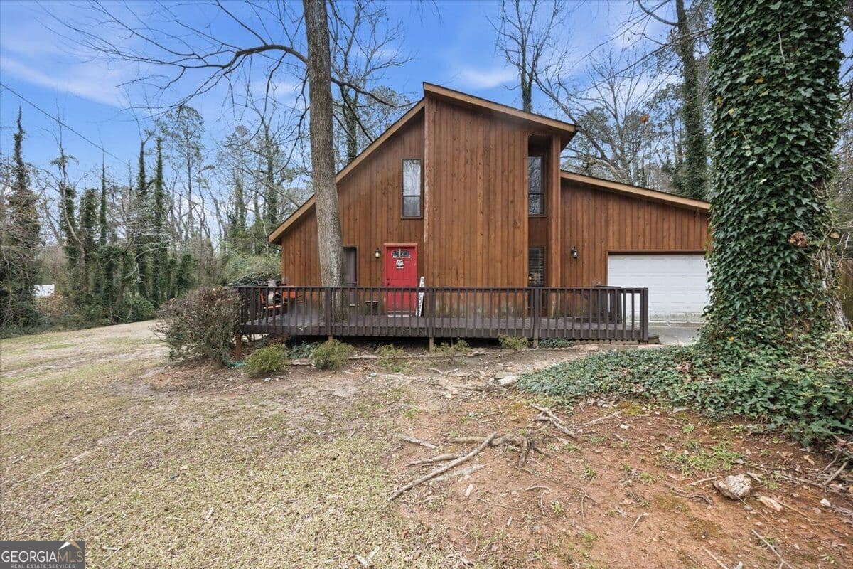 3 bedroom, 2 bathroom, 2,019 sq ft single family residence for sale at 658 Tucker Road, Macon, GA 31210 — photo 3