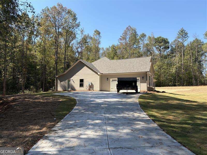 4 bedroom, 3 bathroom, 2,362 sq ft single family residence for sale at 205 Maley Road, Jefferson, GA 30549 — photo 8