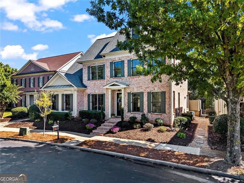 4 bedroom, 3.5 bathroom, 3,833 sq ft single family residence for sale at 1026 Merrivale Chase Lane, Roswell, GA 30075 — photo 2