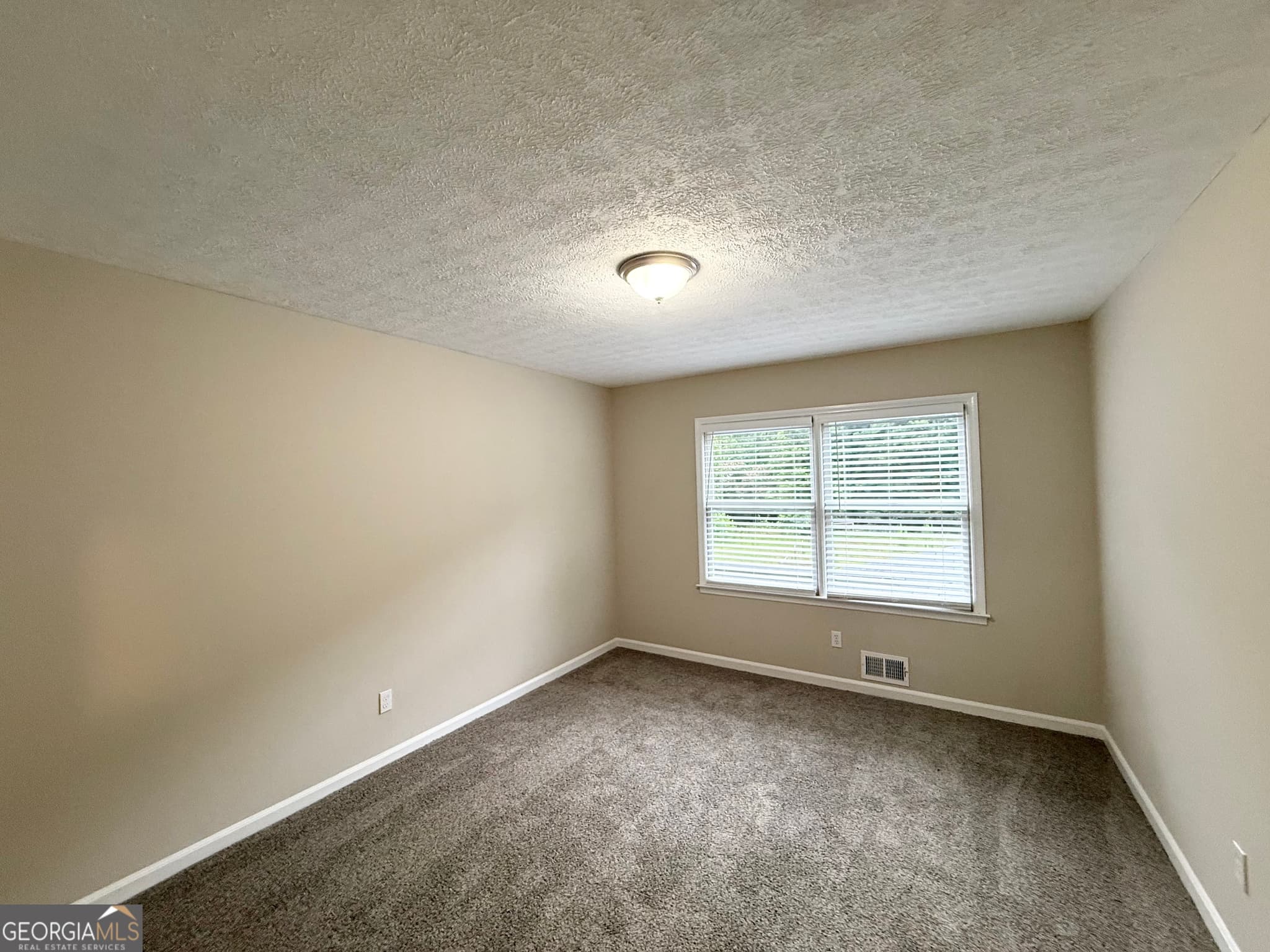 6 bedroom, 3.5 bathroom, 3,159 sq ft single family residence for sale at 1165 Huey Road, Douglasville, GA 30134 — photo 9