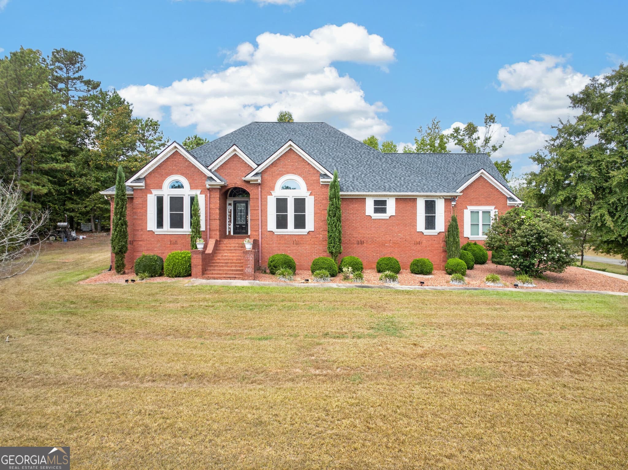 3 bedroom, 2.5 bathroom, 3,831 sq ft single family residence for sale at 128 Lakemere Lane, Milledgeville, GA 31061 — photo 2