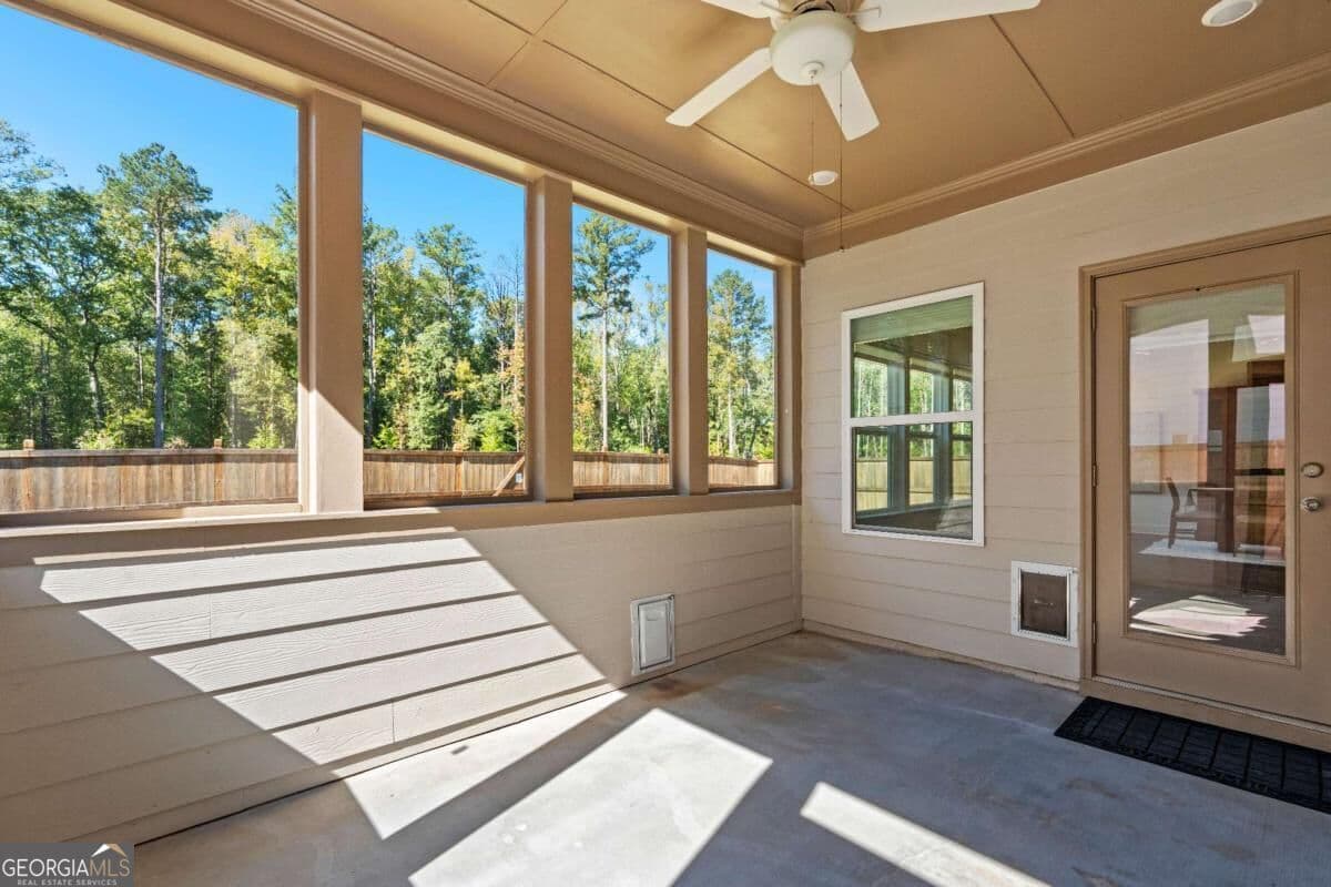 4 bedroom, 3 bathroom, 2,581 sq ft single family residence for sale at 130 Airmont Drive 77, Sharpsburg, GA 30277 — photo 2