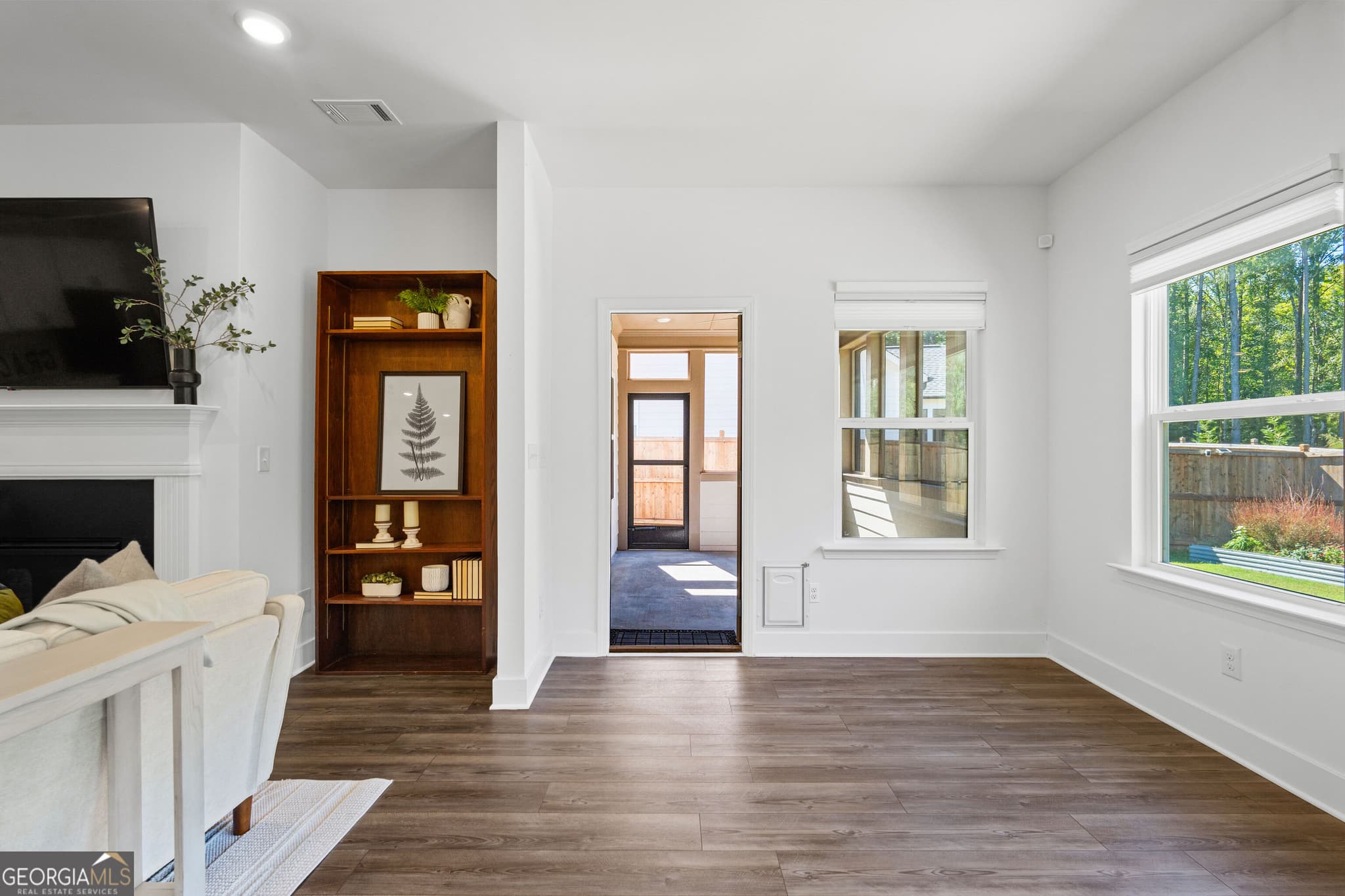4 bedroom, 3 bathroom, 2,581 sq ft single family residence for sale at 130 Airmont Drive 77, Sharpsburg, GA 30277 — photo 9