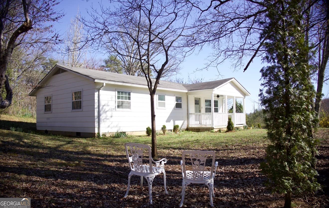 3 bedroom, 1.5 bathroom, 1,061 sq ft single family residence for sale at 331 Blue Arrow Lane, Mineral Bluff, GA 30559 — photo 3