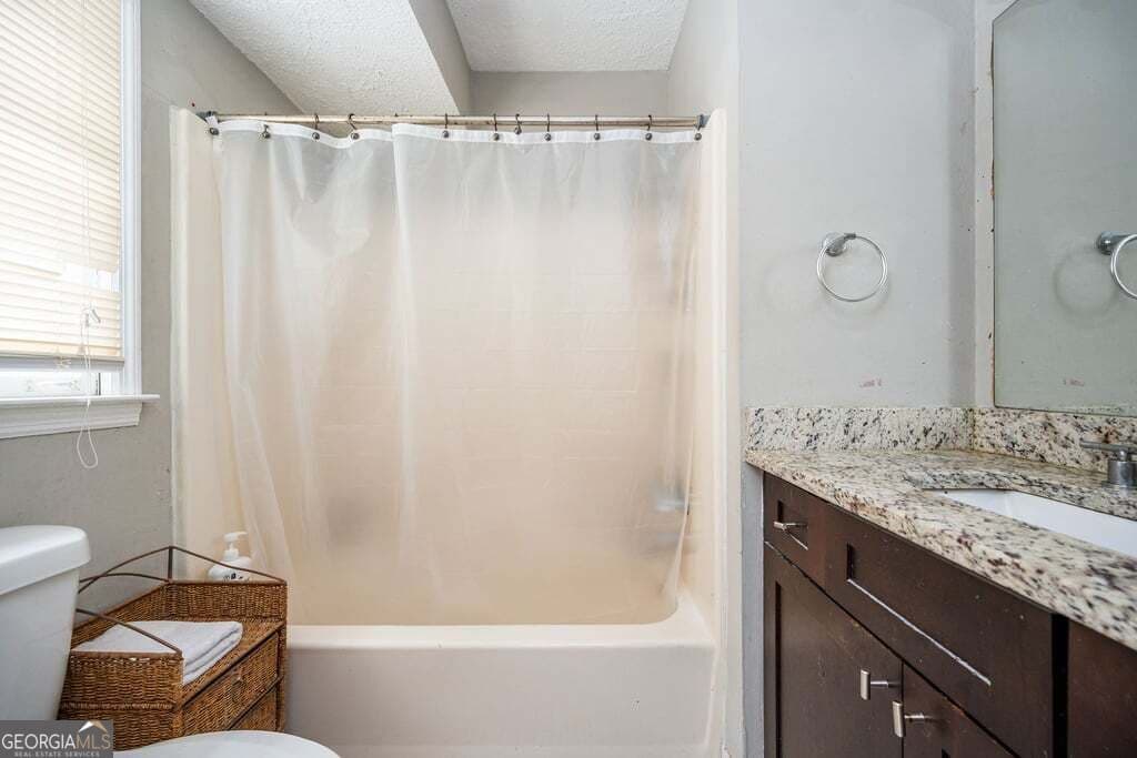 2 bedroom, 2.5 bathroom, 1,240 sq ft townhouse for sale at 197 High Creek Drive, Roswell, GA 30076 — photo 6