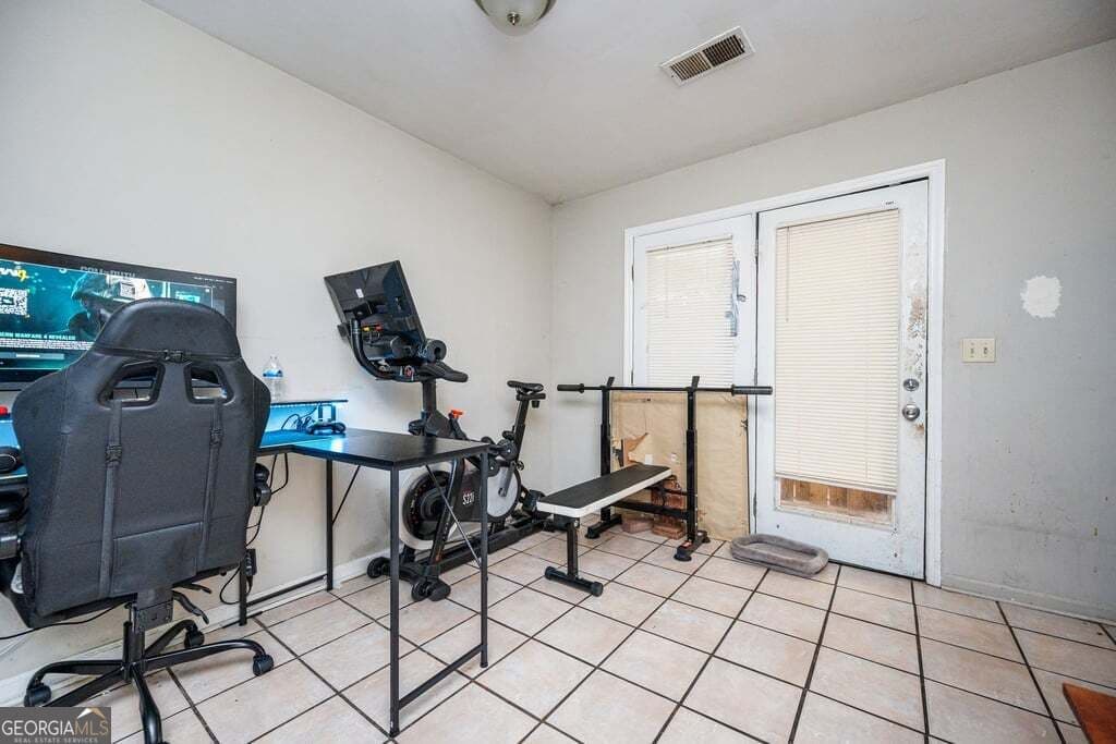 2 bedroom, 2.5 bathroom, 1,240 sq ft townhouse for sale at 197 High Creek Drive, Roswell, GA 30076 — photo 3
