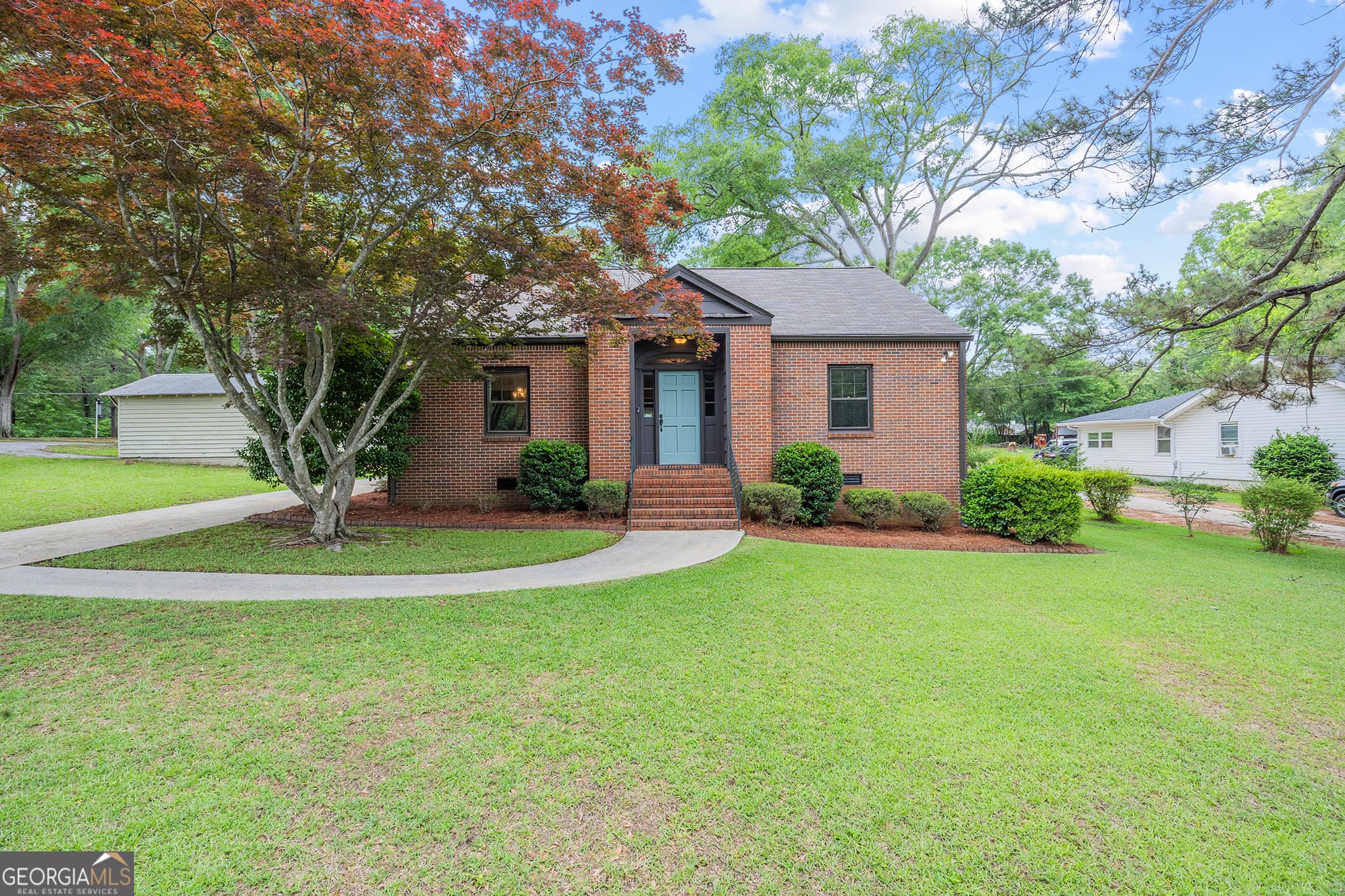 3 bedroom, 2.5 bathroom, 2,337 sq ft single family residence sold at 156 Dixon Street, Jonesboro, GA 30236