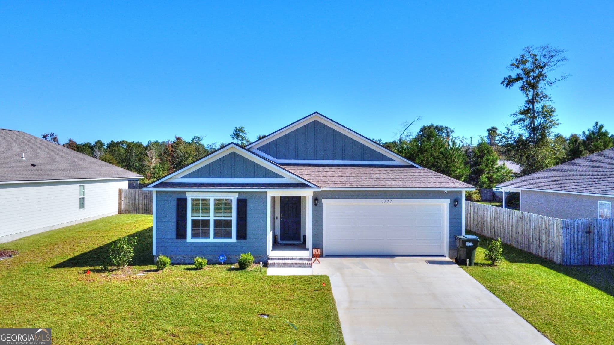5 bedroom, 3 bathroom, 2,043 sq ft single family residence for sale at 1532 Beverly Lane, Hahira, GA 31632 — photo 3