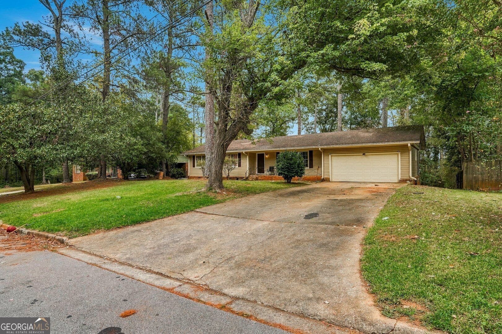3 bedroom, 2.5 bathroom, 1,551 sq ft single family residence for sale at 4252 Newcomb Road, Decatur, GA 30034 — photo 4