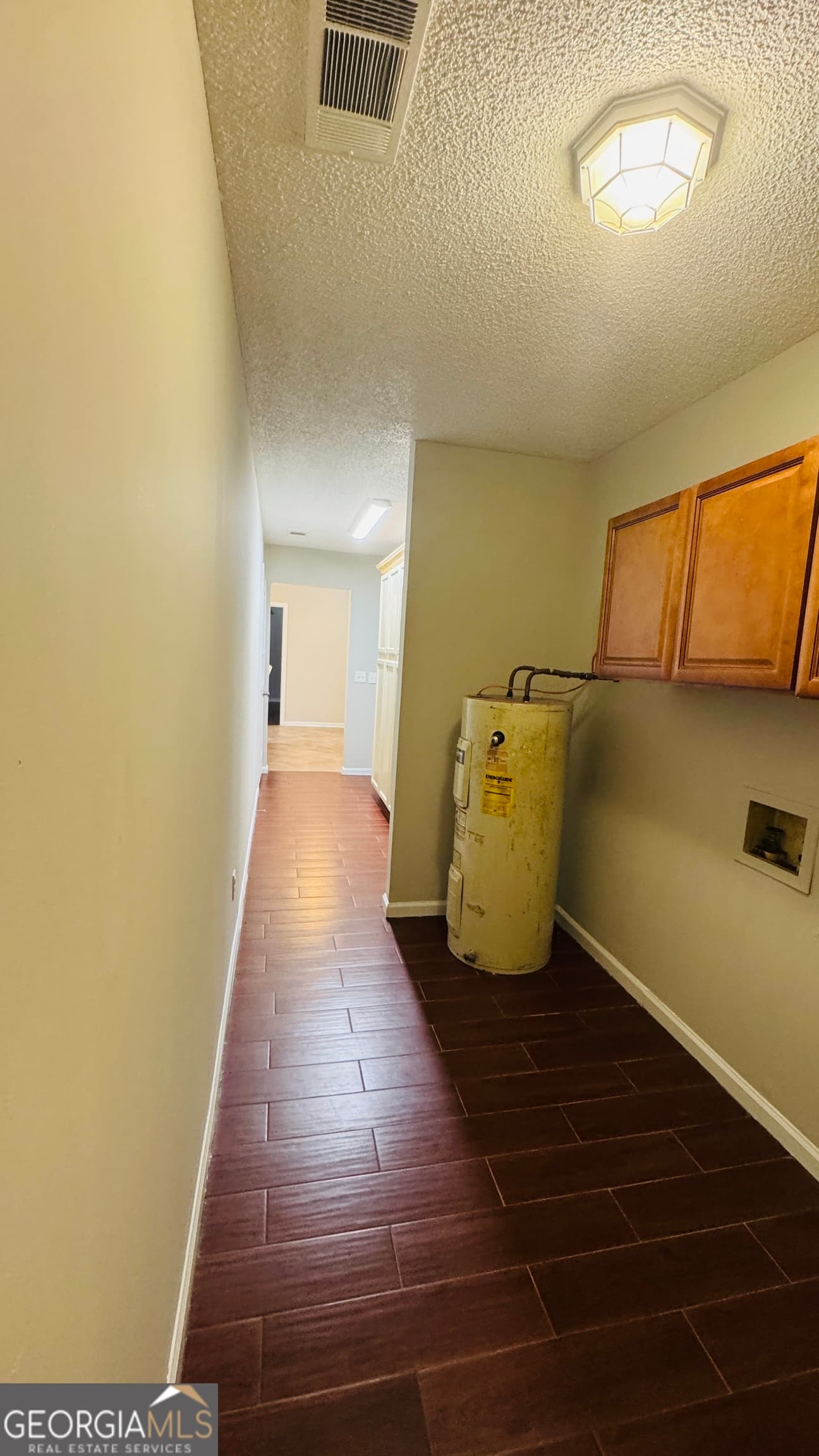 4 bedroom, 2 bathroom, 2,408 sq ft single family residence for sale at 2203 Joyce Court, Vidalia, GA 30474 — photo 7