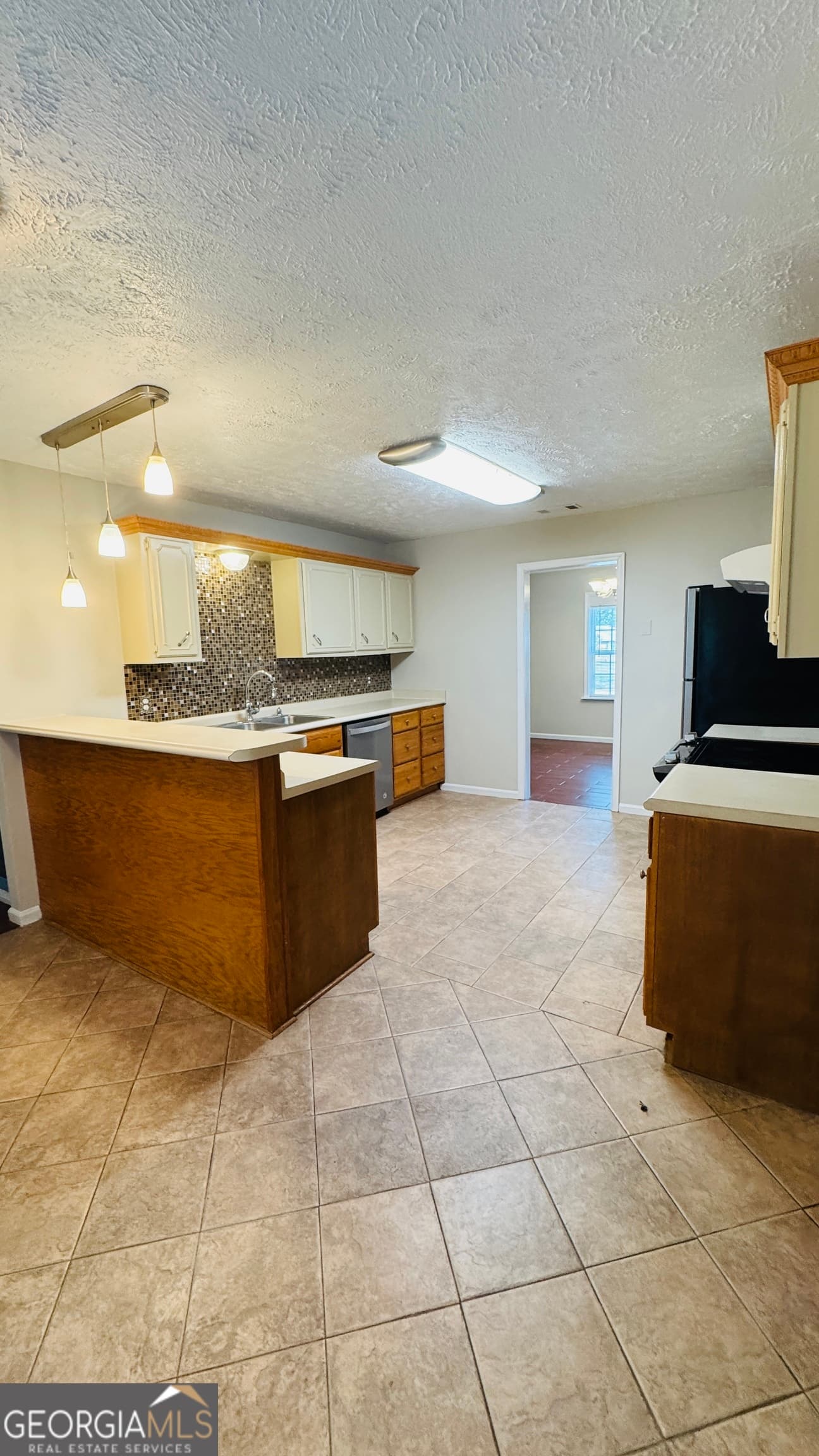 4 bedroom, 2 bathroom, 2,408 sq ft single family residence for sale at 2203 Joyce Court, Vidalia, GA 30474 — photo 5