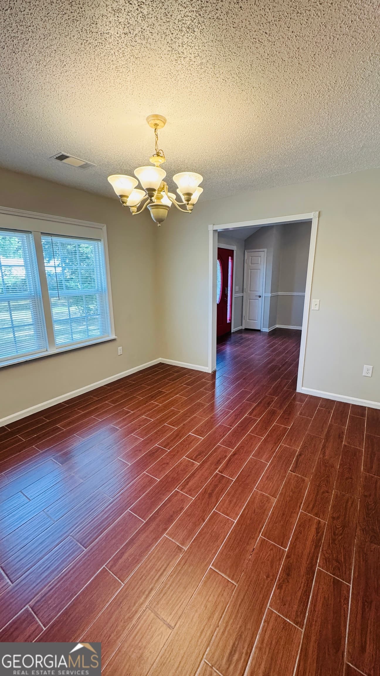 4 bedroom, 2 bathroom, 2,408 sq ft single family residence for sale at 2203 Joyce Court, Vidalia, GA 30474 — photo 4