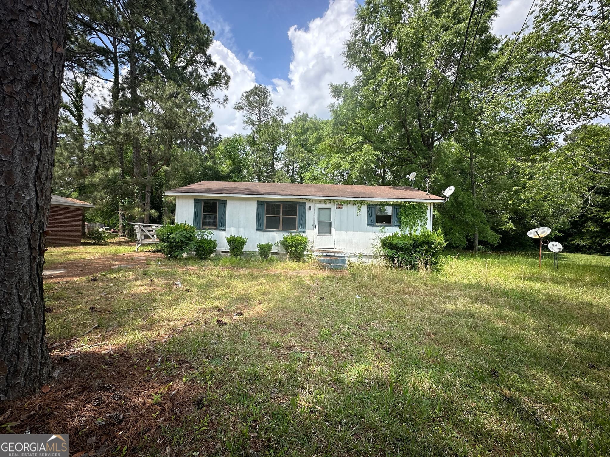 4 bedroom, 1 bathroom, 960 sq ft single family residence sold at 421 Vienna Circle, Fort Valley, GA 31030