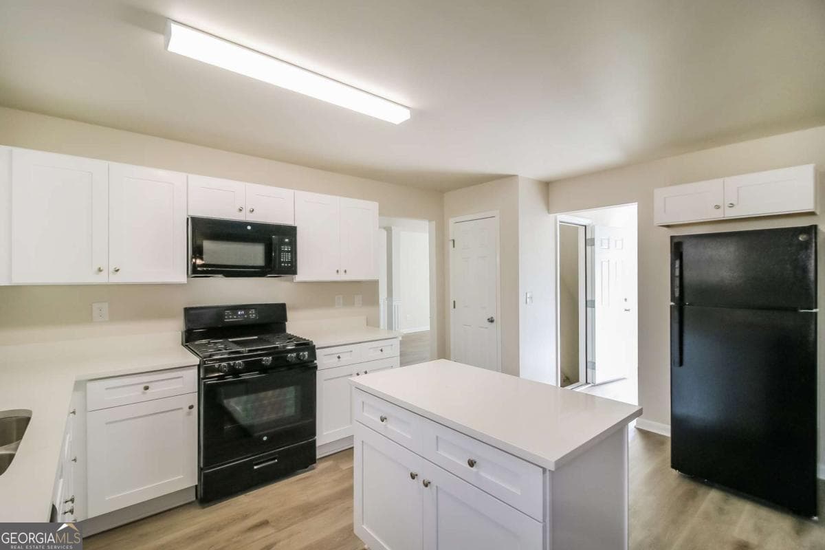 5 bedroom, 4 bathroom, 4,356 sq ft single family residence for sale at 4504 Warren Mill Trail, Ellenwood, GA 30294 — photo 9
