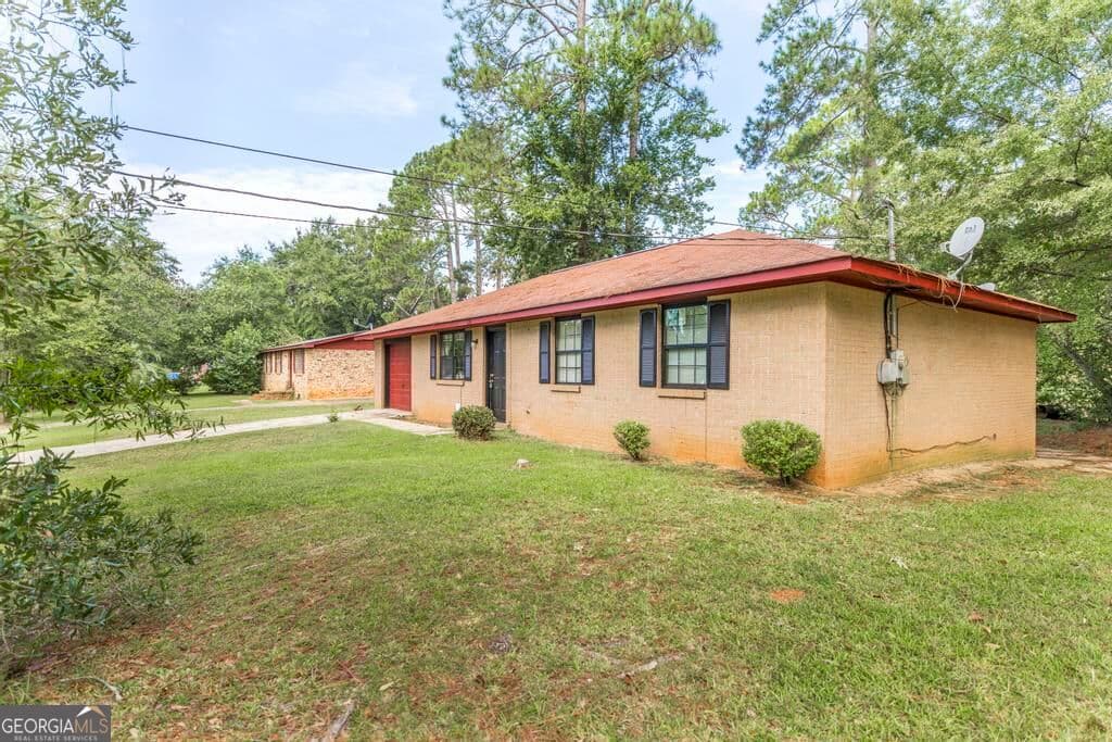 3 bedroom, 1 bathroom, 1,053 sq ft single family residence for sale at 316 Peach Circle, Fort Valley, GA 31030 — photo 4
