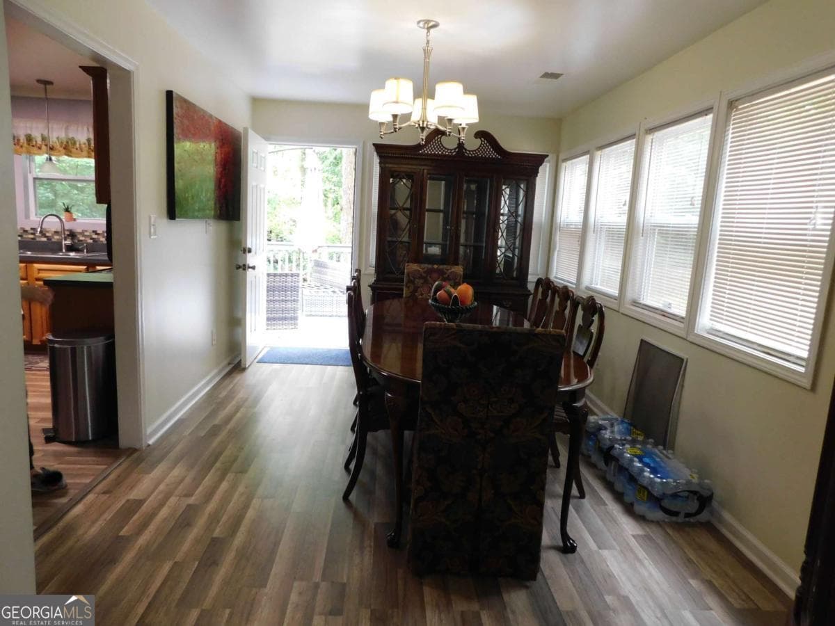 6 bedroom, 3 bathroom single family residence for sale at 8805 Willow Creek Court, Douglasville, GA 30135 — photo 9