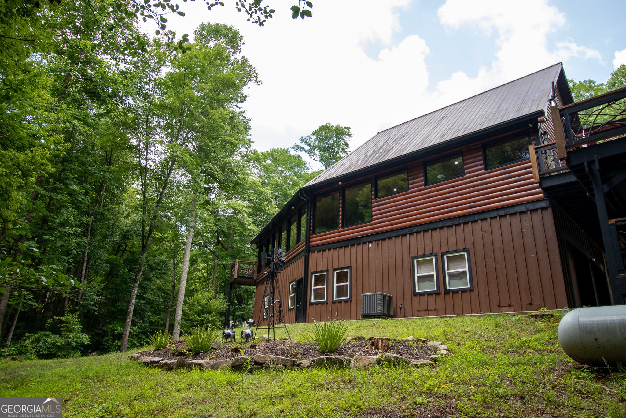 4 bedroom, 4.5 bathroom, 5,153 sq ft cabin,single family residence for sale at 312 Learh Lane, Ellijay, GA 30540 — photo 5