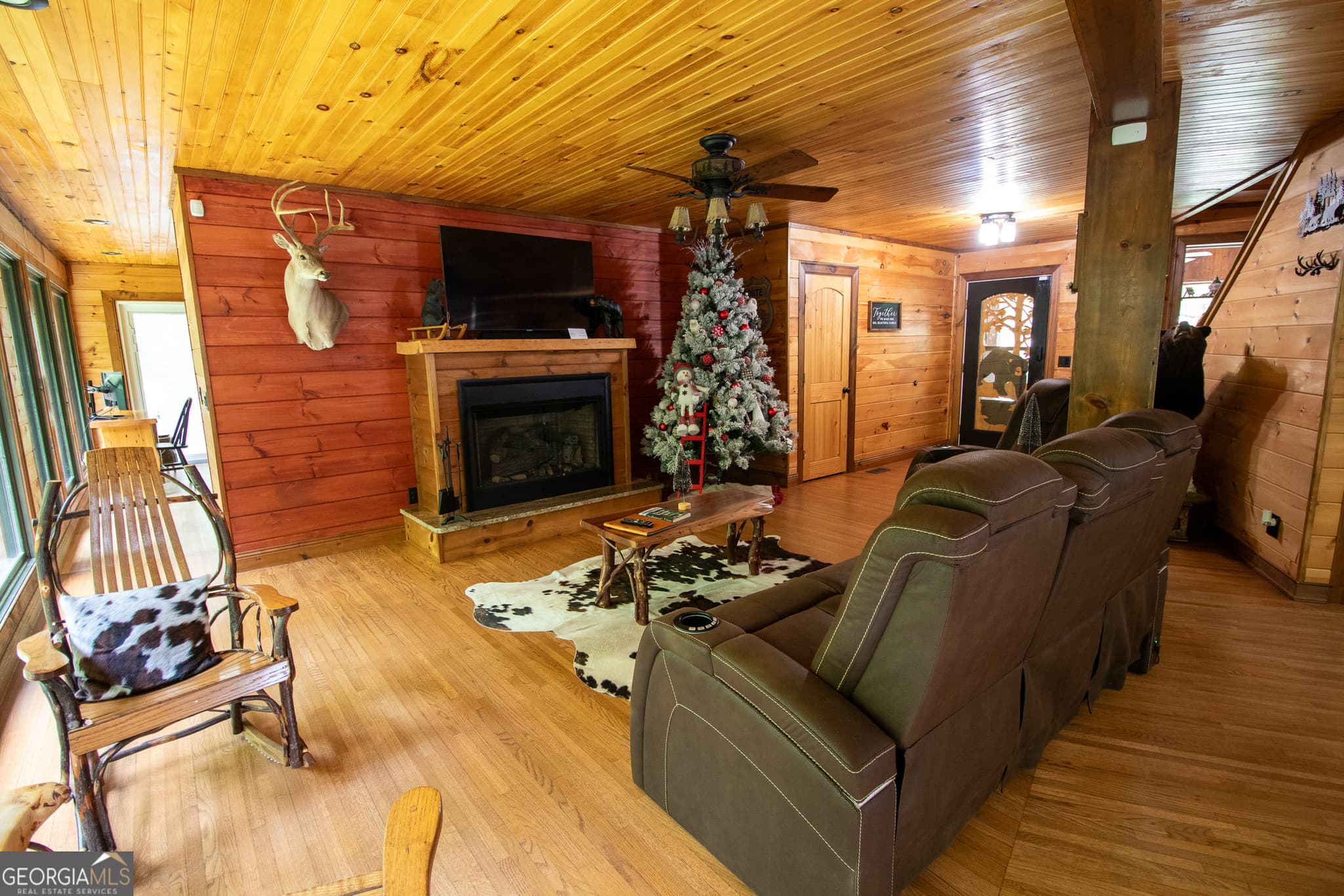 4 bedroom, 4.5 bathroom, 5,153 sq ft cabin,single family residence for sale at 312 Learh Lane, Ellijay, GA 30540 — photo 9
