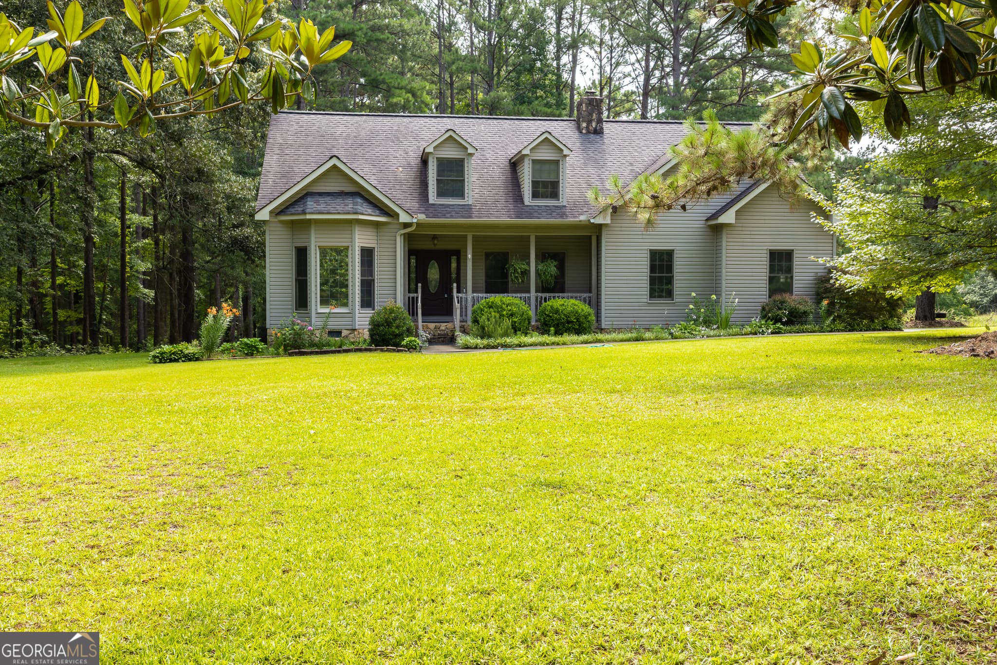 4 bedroom, 2.5 bathroom, 2,052 sq ft single family residence for sale at 32 Gwen Place, Thomaston, GA 30286 — photo 2