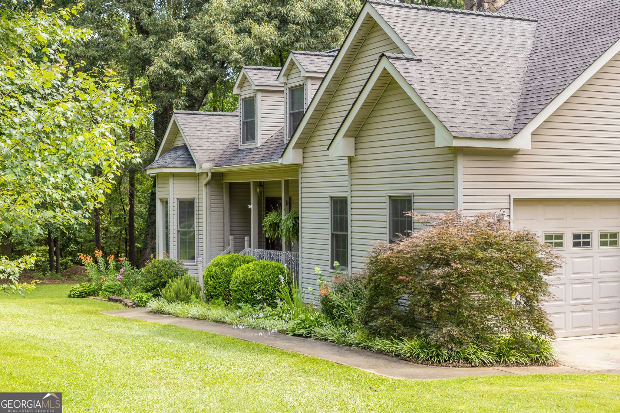 4 bedroom, 2.5 bathroom, 2,052 sq ft single family residence for sale at 32 Gwen Place, Thomaston, GA 30286 — photo 6