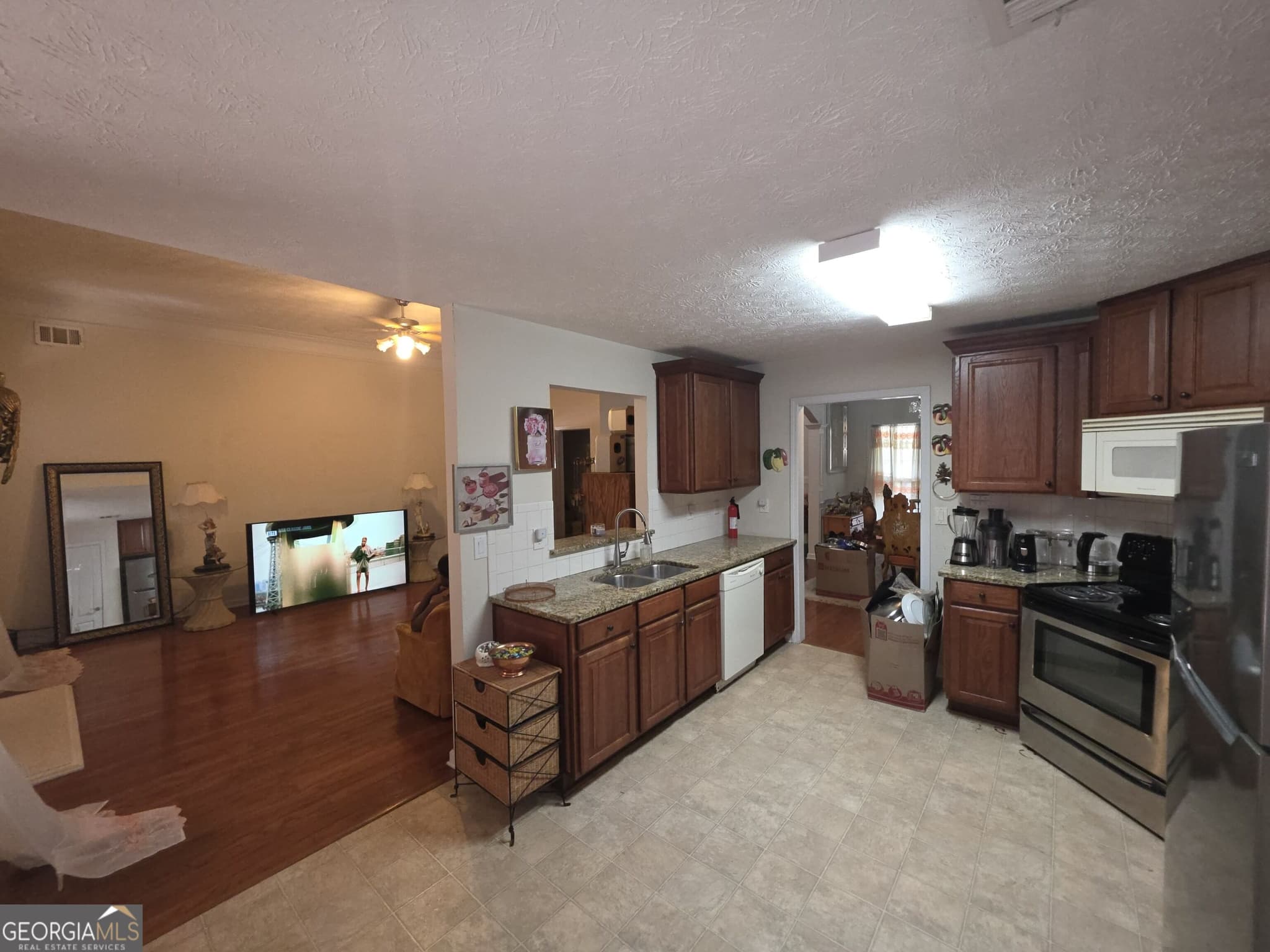 4 bedroom, 2 bathroom, 2,057 sq ft single family residence for rent at 107 Saint Margrit Circle, Stockbridge, GA 30281 for $2,100 a month — photo 9