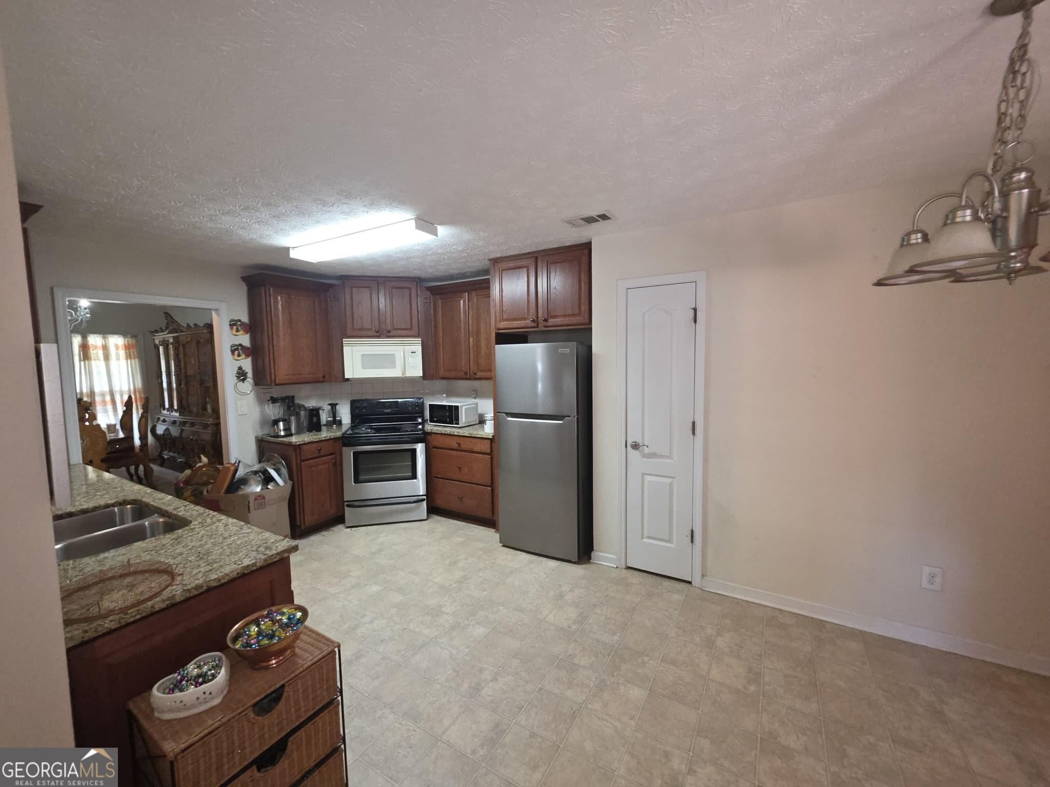 4 bedroom, 2 bathroom, 2,057 sq ft single family residence for rent at 107 Saint Margrit Circle, Stockbridge, GA 30281 for $2,100 a month — photo 10