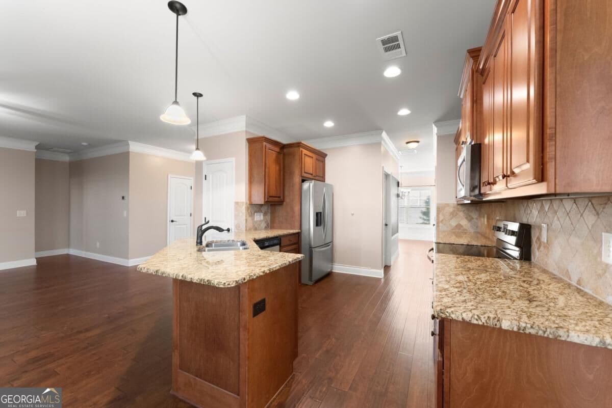 4 bedroom, 2.5 bathroom, 2,620 sq ft single family residence for sale at 334 Red Cap Circle, Jefferson, GA 30549 — photo 5