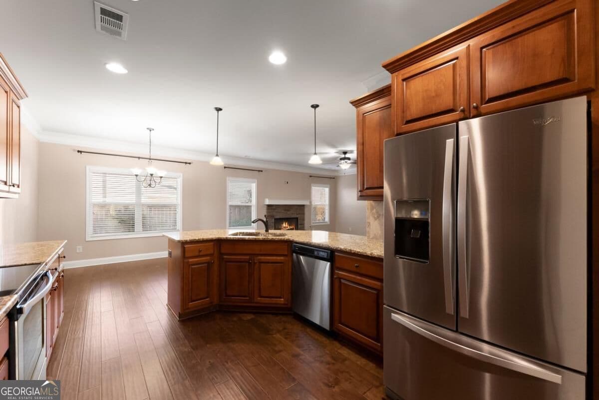 4 bedroom, 2.5 bathroom, 2,620 sq ft single family residence for sale at 334 Red Cap Circle, Jefferson, GA 30549 — photo 9