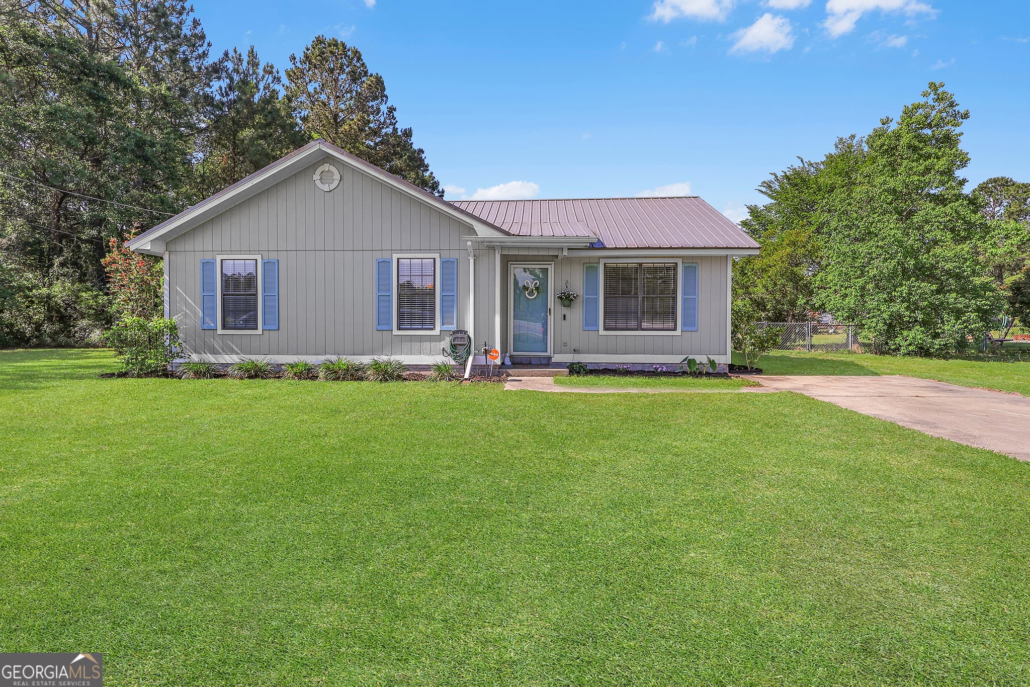 3 bedroom, 2 bathroom, 1,032 sq ft single family residence for sale at 1692 NE Lee Place, Ludowici, GA 31316