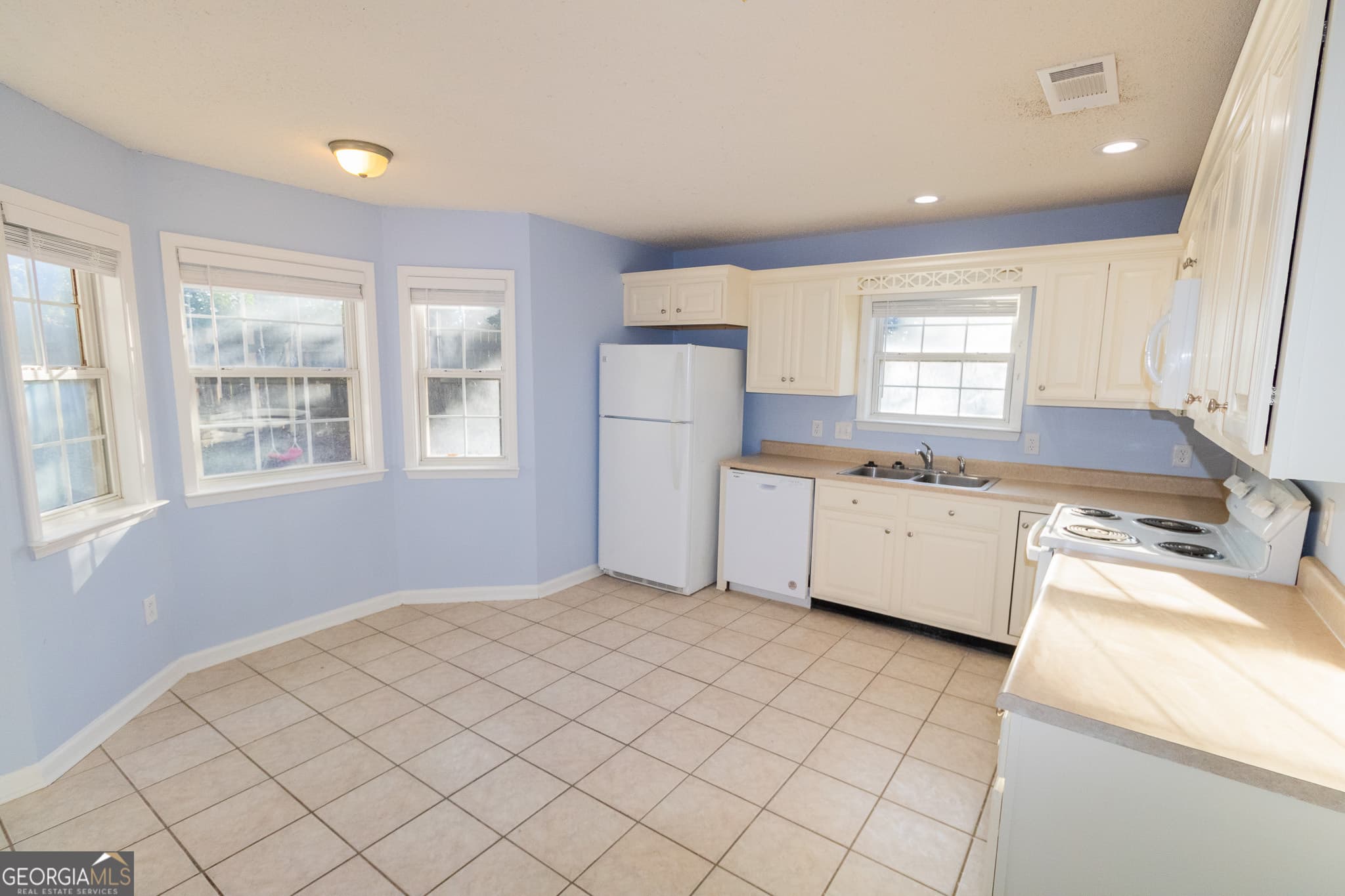 2 bedroom, 1.5 bathroom, 1,232 sq ft duplex for rent at 1602 Drayton Lane A, Statesboro, GA 30461 for $1,450 a month — photo 4