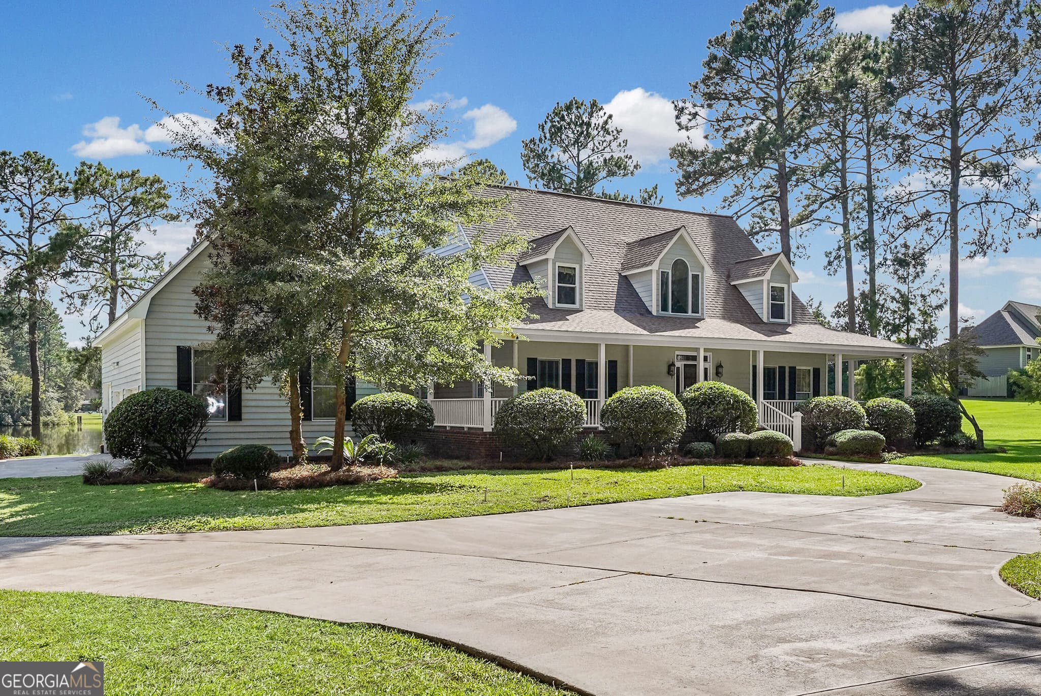 4 bedroom, 4.5 bathroom, 3,126 sq ft single family residence under contract at 4706 Woodland Drive, Tifton, GA 31794 — photo 2