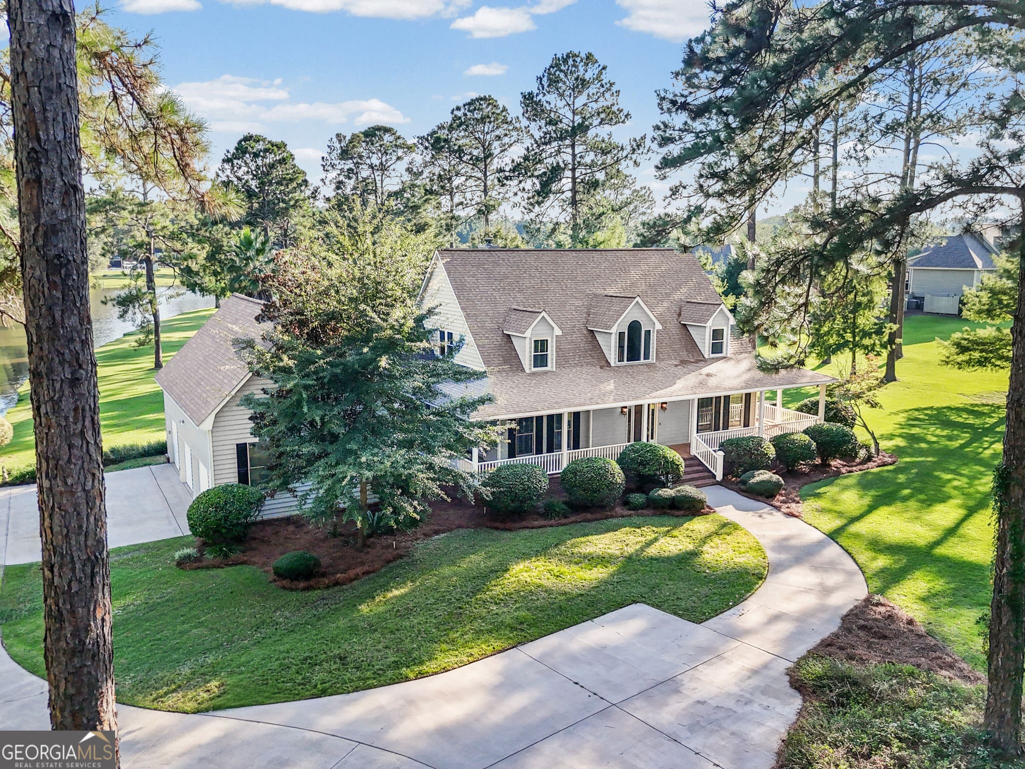 4 bedroom, 4.5 bathroom, 3,126 sq ft single family residence under contract at 4706 Woodland Drive, Tifton, GA 31794 — photo 3