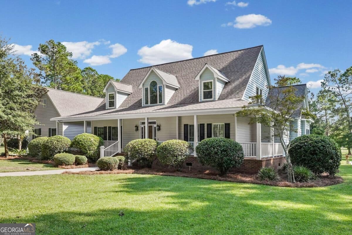 4 bedroom, 4.5 bathroom, 3,126 sq ft single family residence under contract at 4706 Woodland Drive, Tifton, GA 31794 — photo 4