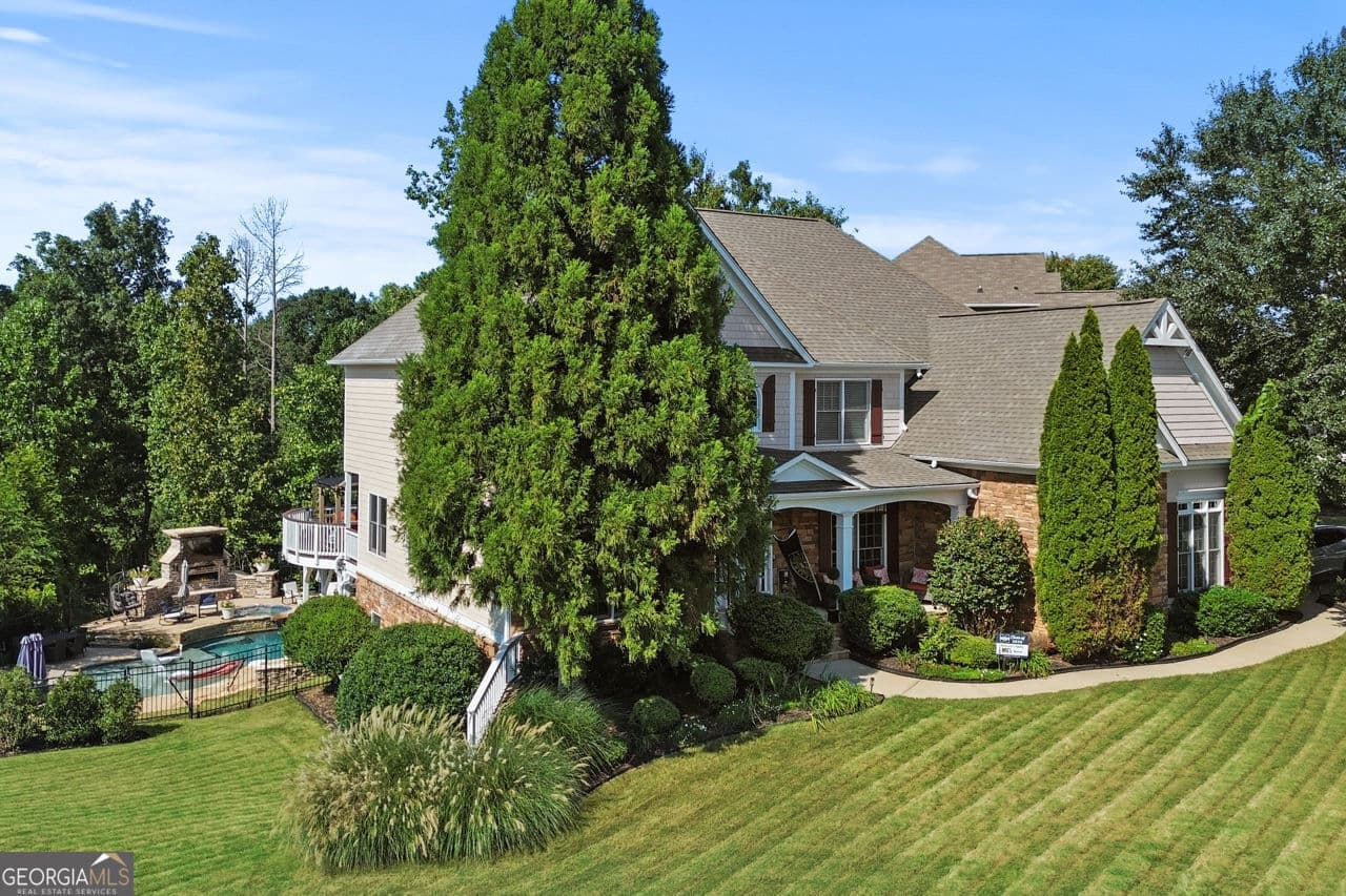 6 bedroom, 6.5 bathroom, 5,880 sq ft single family residence for rent at 17 Snap Dragon Lane, Dallas, GA 30132 for $5,700 a month — photo 2