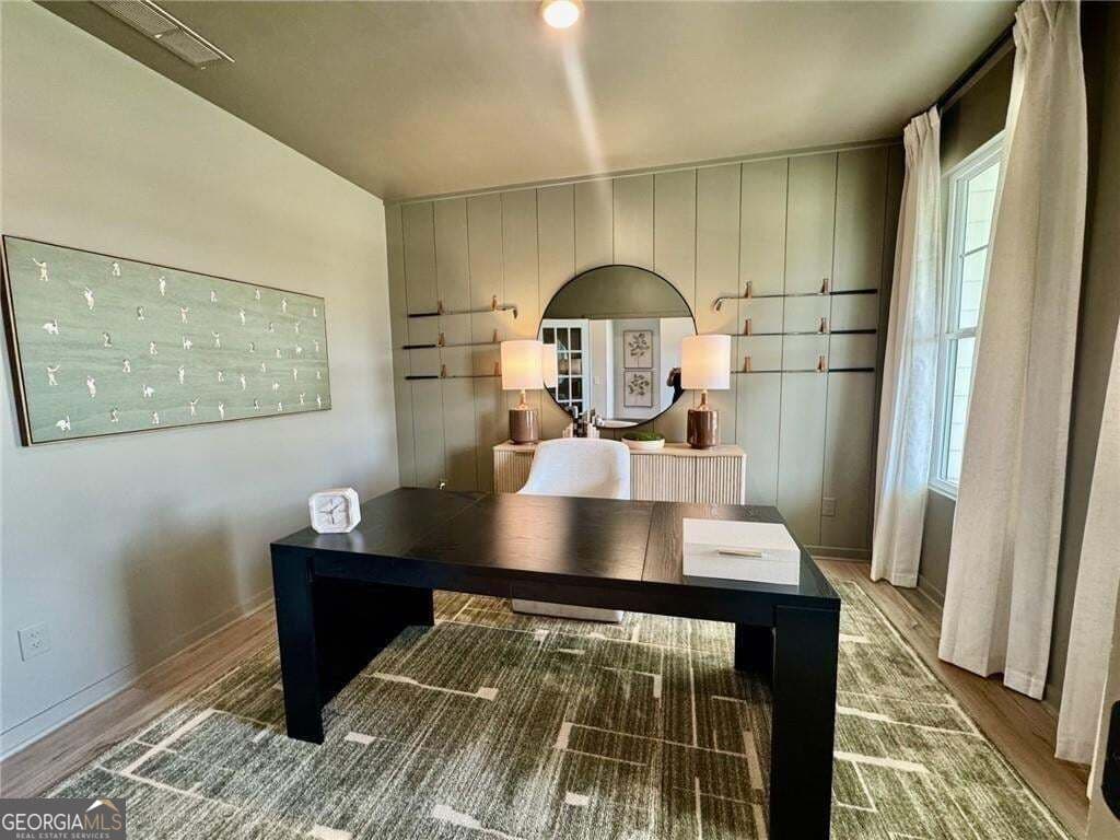 4 bedroom, 3.5 bathroom, 3,495 sq ft single family residence for sale at 8545 Oak Hollow Way, Cumming, GA 30041 — photo 5
