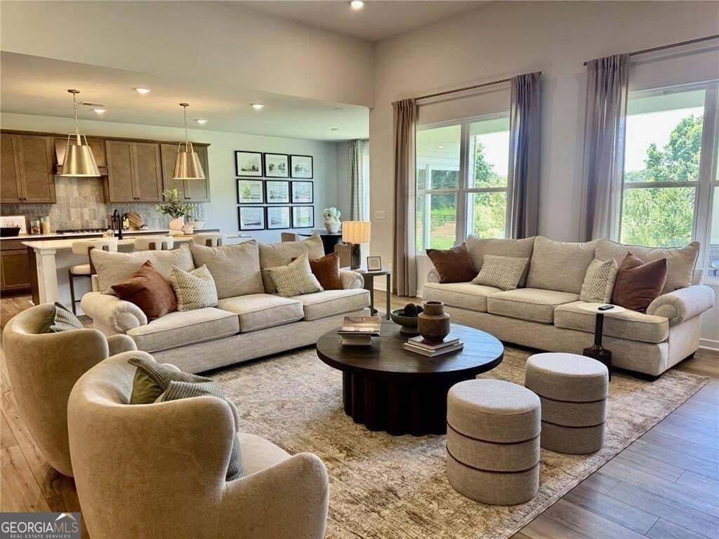 4 bedroom, 3.5 bathroom, 3,495 sq ft single family residence for sale at 8545 Oak Hollow Way, Cumming, GA 30041 — photo 9
