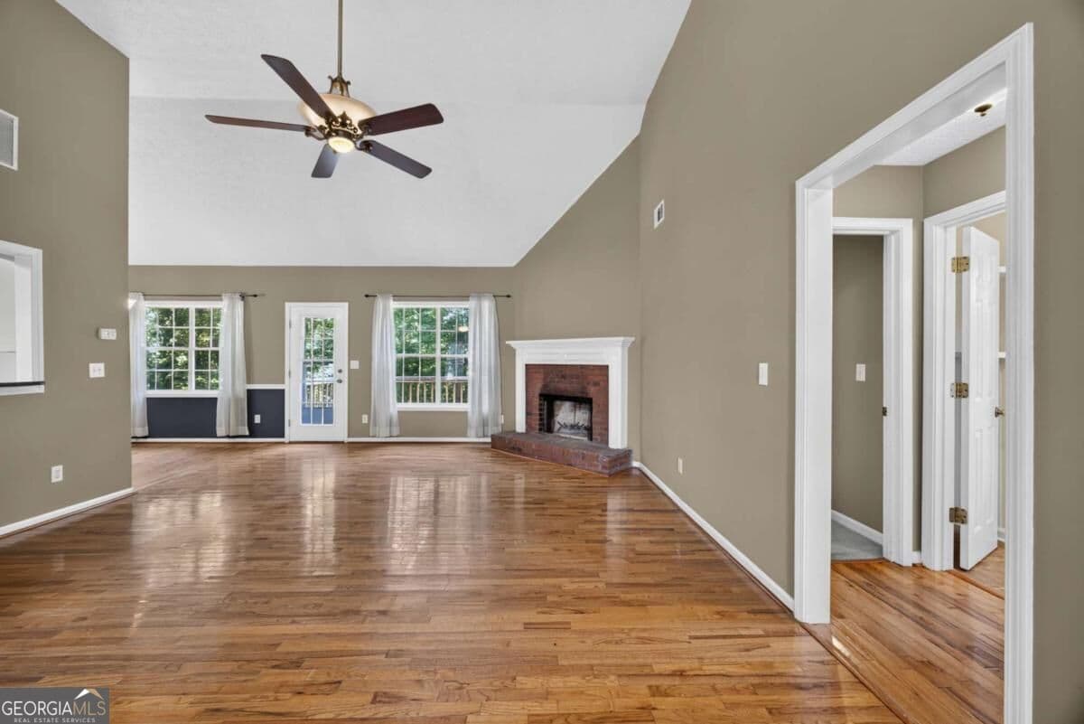 3 bedroom, 3 bathroom, 3,171 sq ft single family residence for sale at 1829 Gray Gables Way, Buford, GA 30519 — photo 3