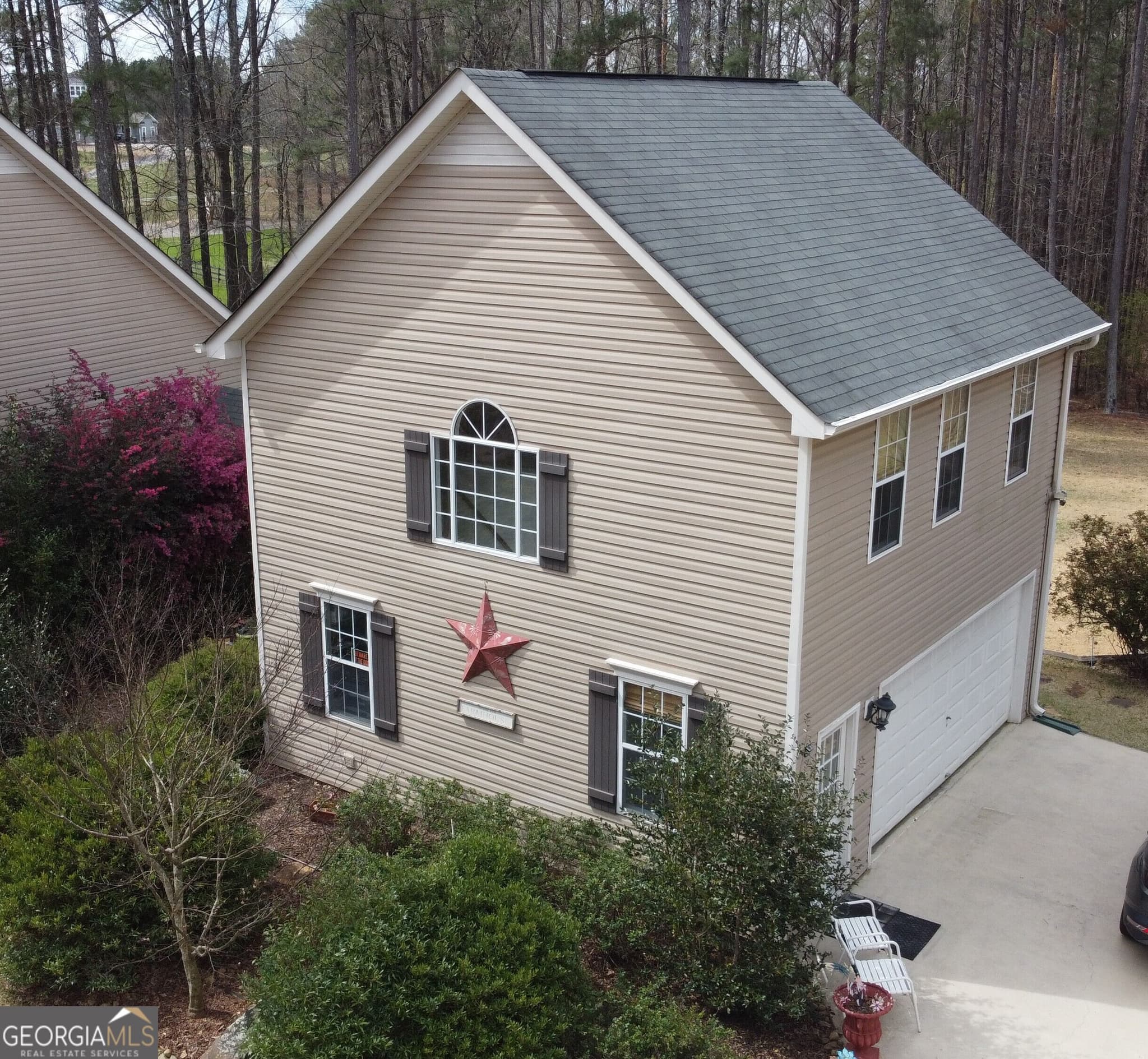 1 bedroom, 1 bathroom, 950 sq ft apartment for rent at 1467 Elders Mill Road, Senoia, GA 30276 for $1,350 a month — photo 1 of 17