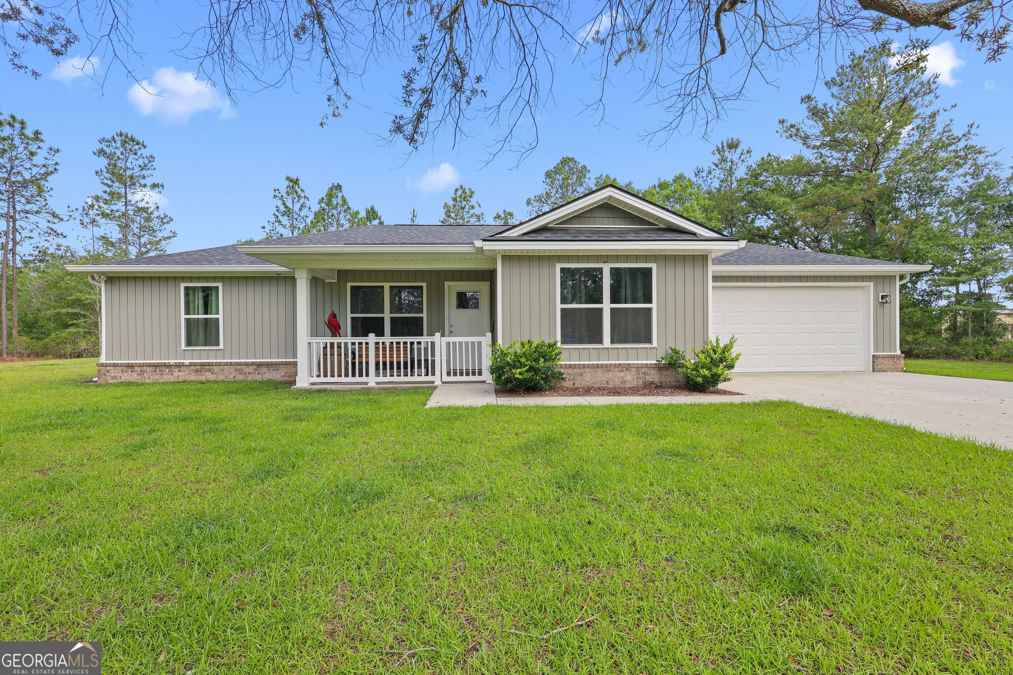 4 bedroom, 3 bathroom, 2,135 sq ft single family residence sold at 76 Tree Top Lane, Jesup, GA 31545