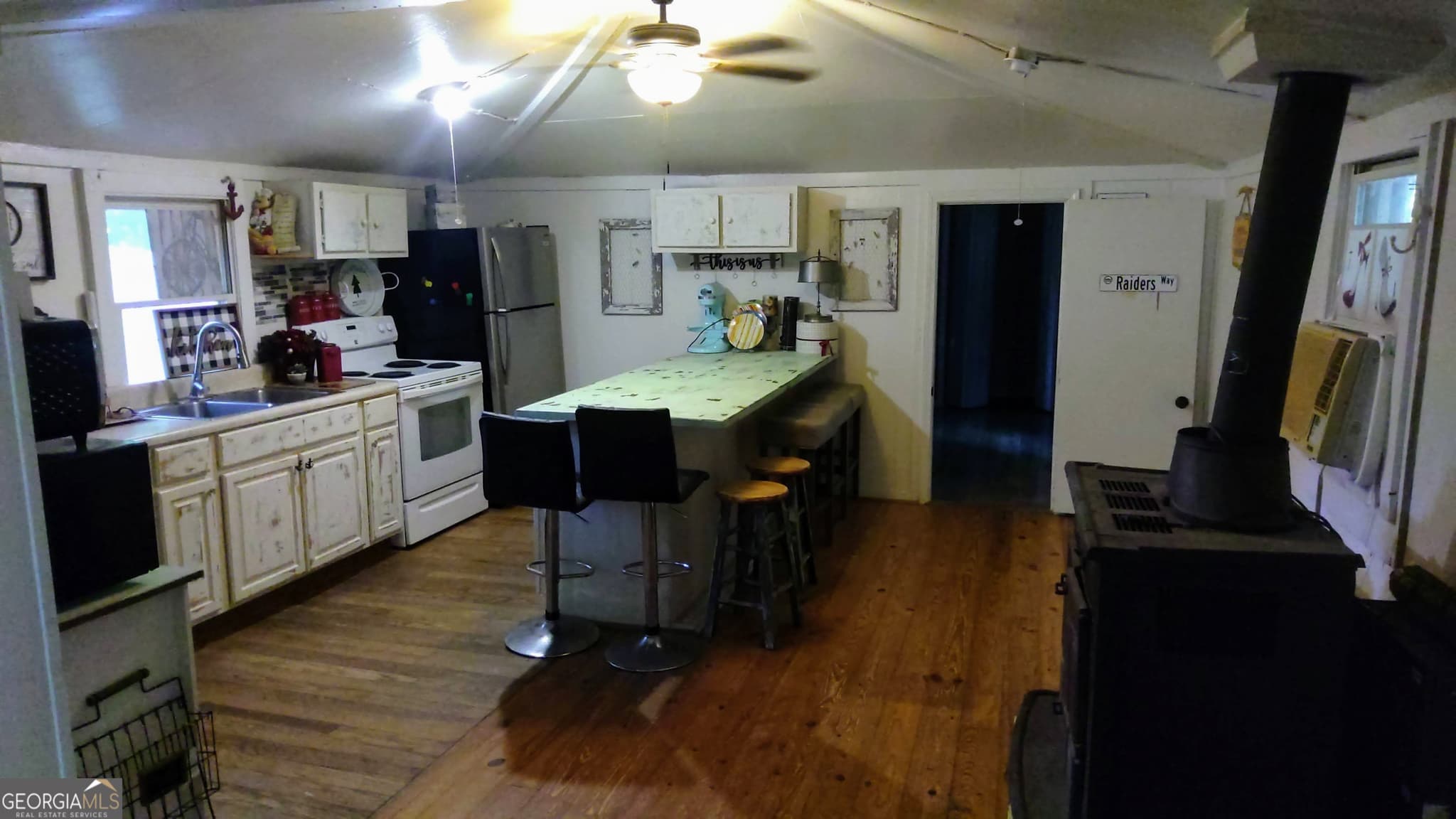 3 bedroom, 3 bathroom, 1,996 sq ft single family residence for sale at 1786 Camp Wahsega Road, Dahlonega, GA 30533 — photo 3
