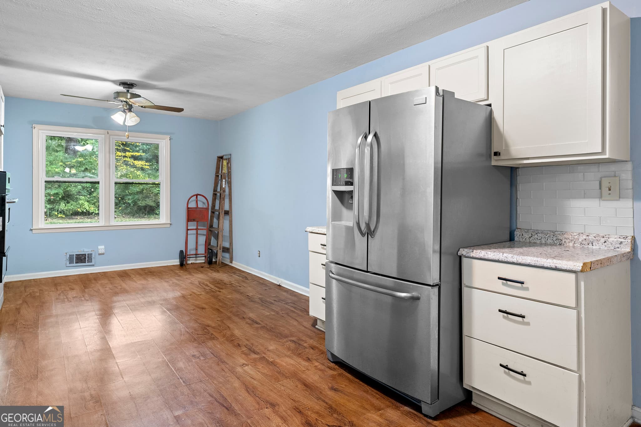 3 bedroom, 2 bathroom, 1,792 sq ft single family residence for sale at 195 Rosewood Avenue, Tyrone, GA 30290 — photo 6